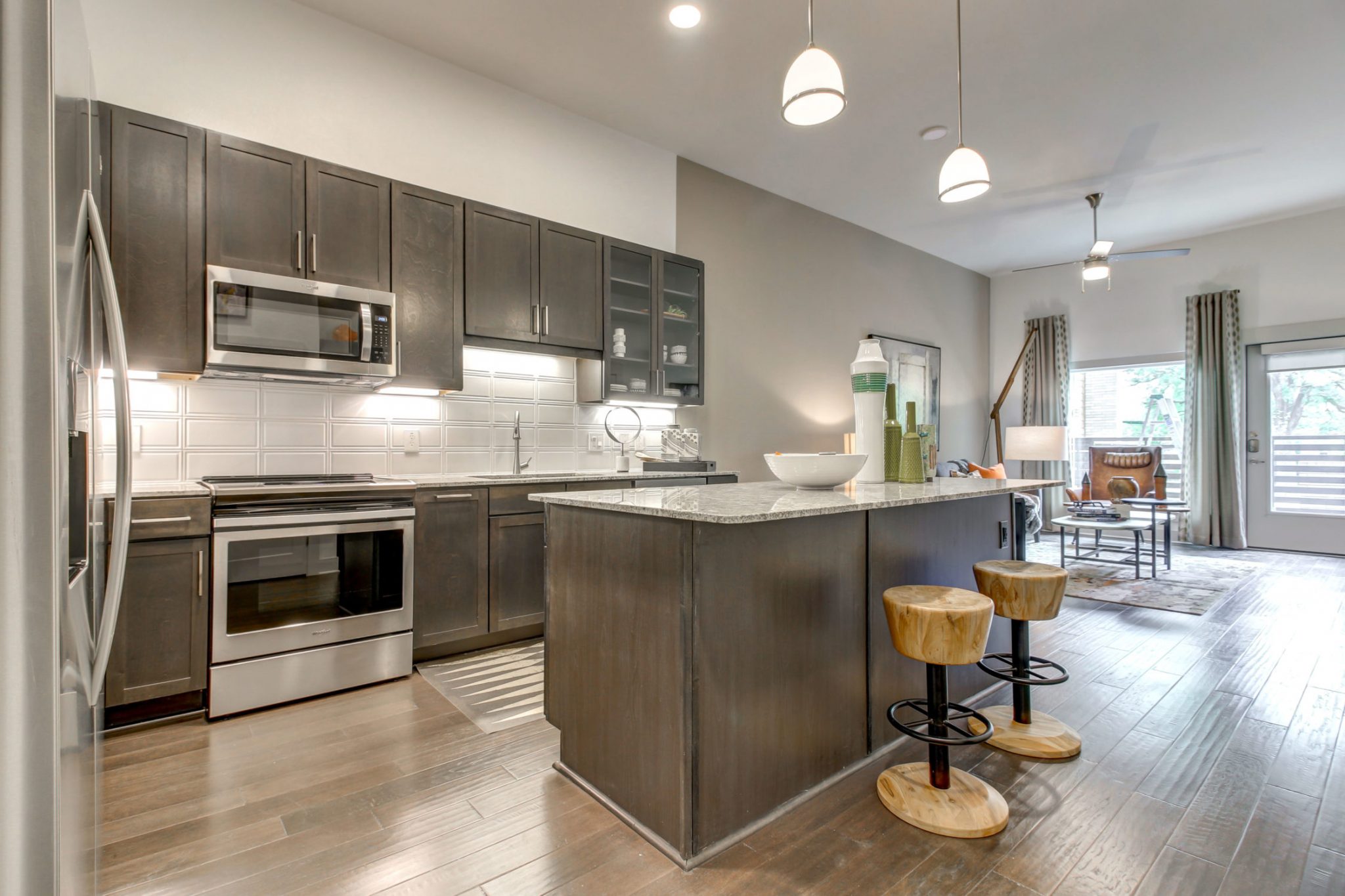 Dallas luxury apartment kitchen