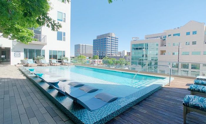 Dallas Uptown luxury apartment rooftop pool