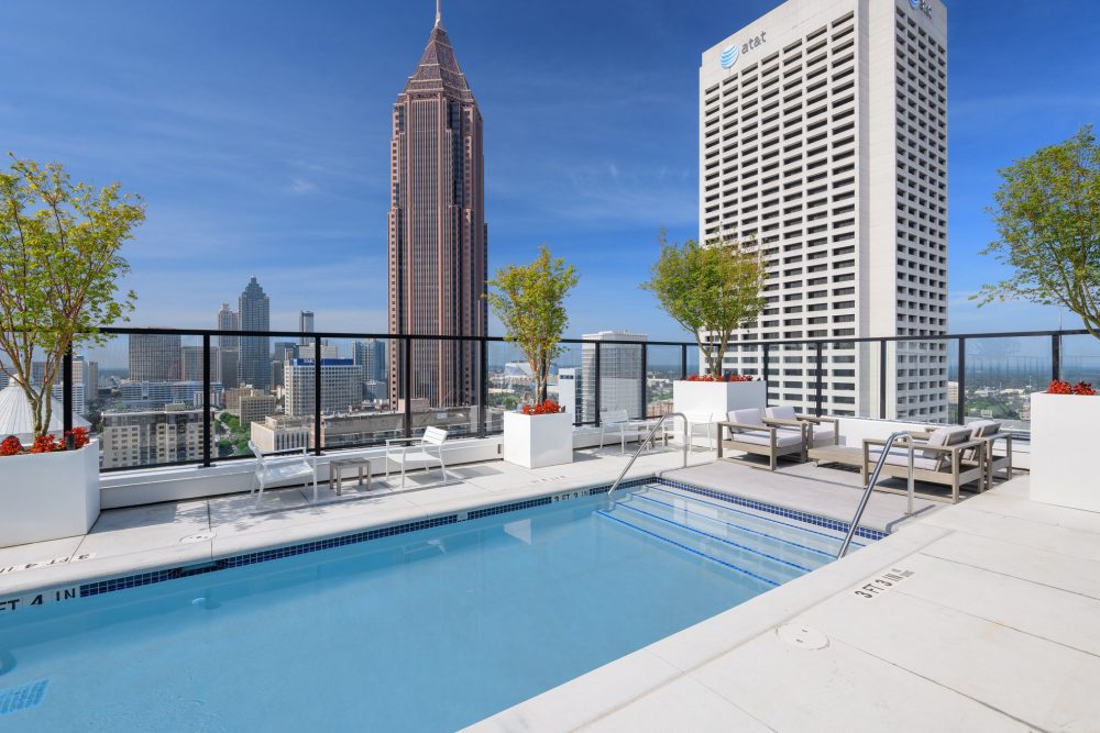 Atlanta apartment rooftop pool