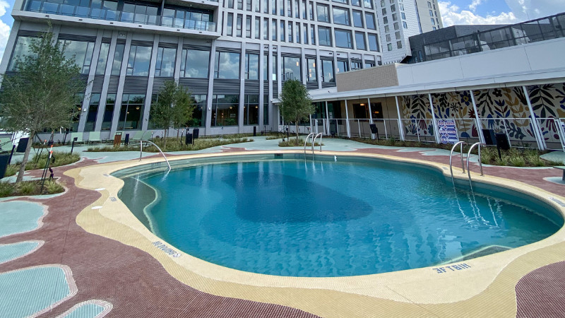 luxury dallas high rise apartment pool