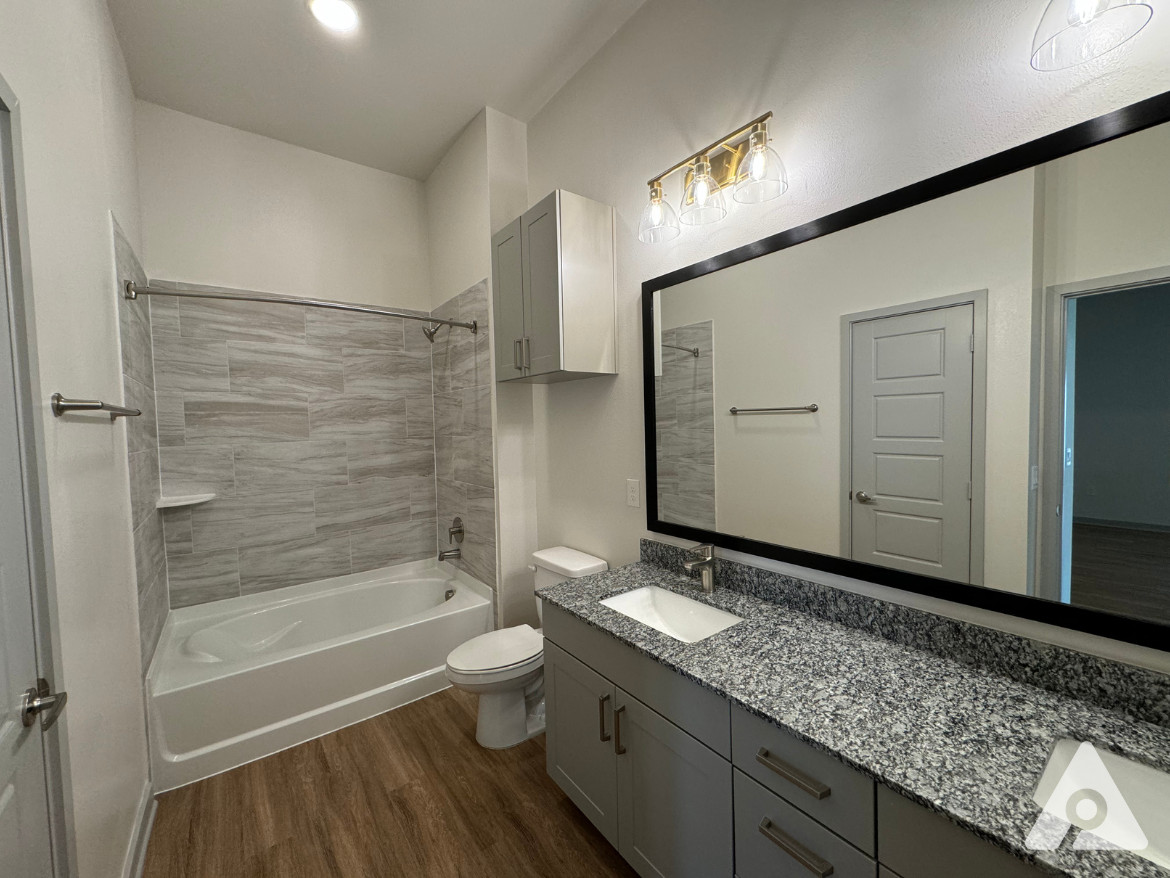 North Fort Worth Apartment Bathroom