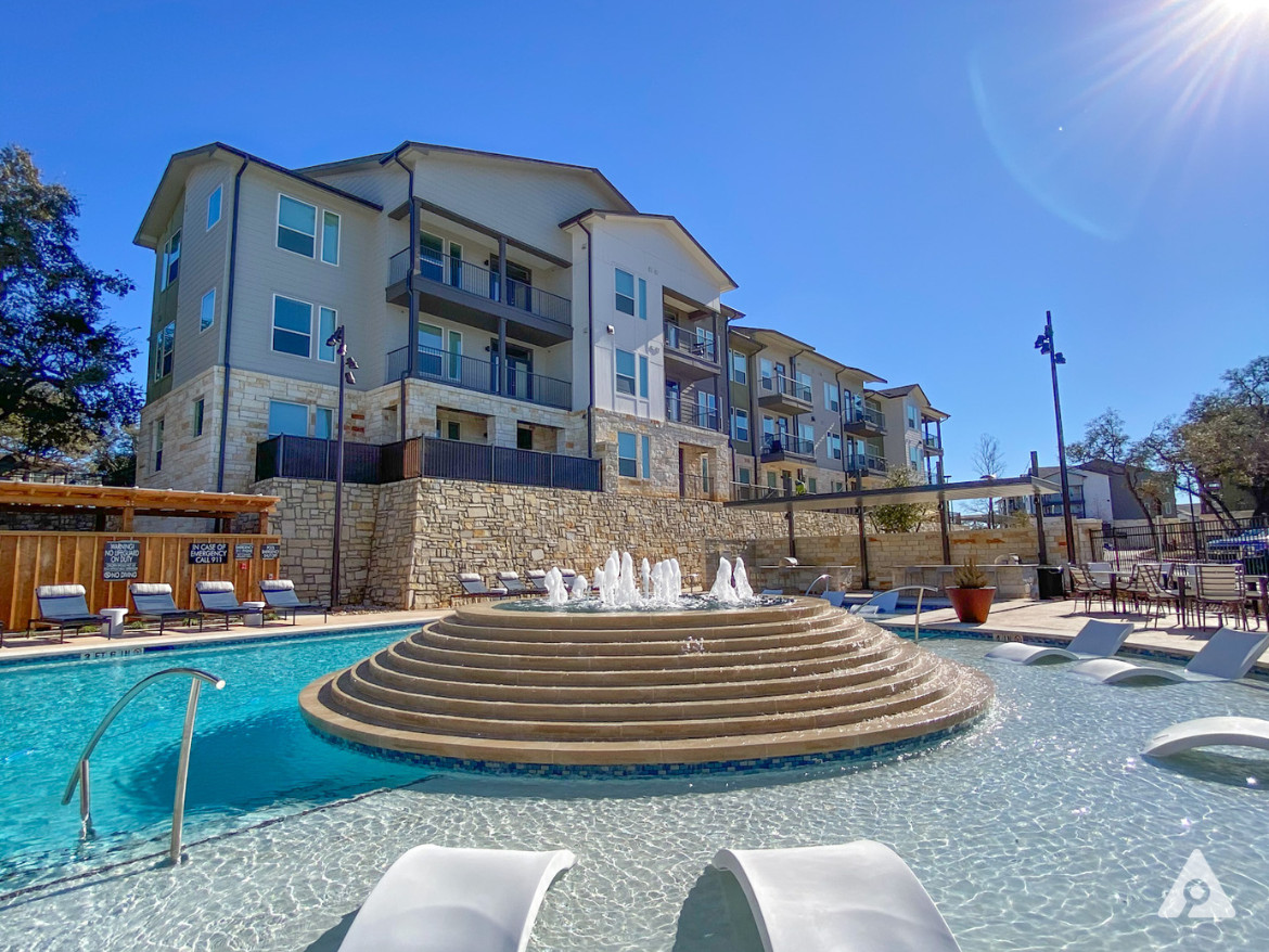 Austin apartment pool