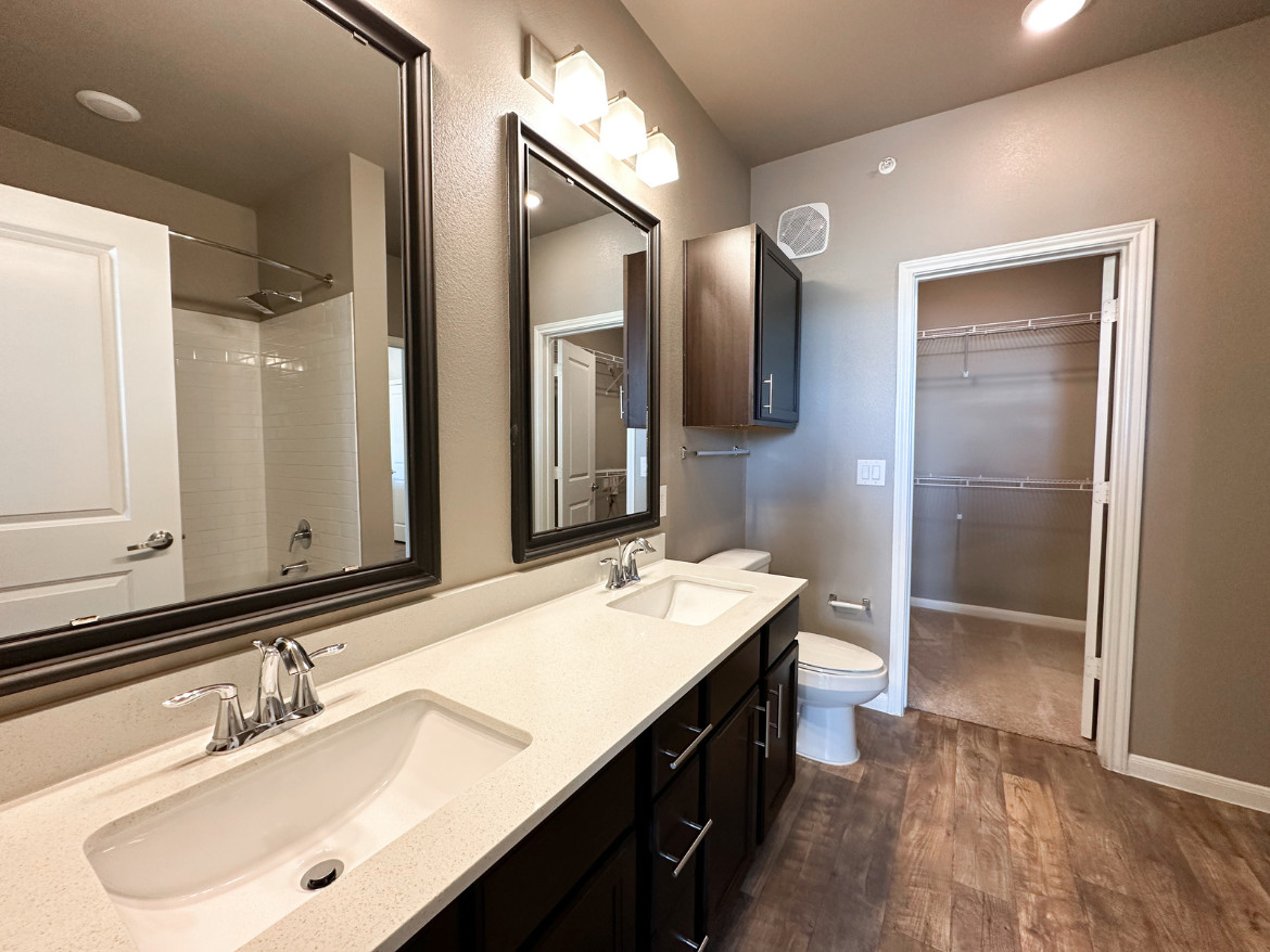 Dallas Apartment Bathroom