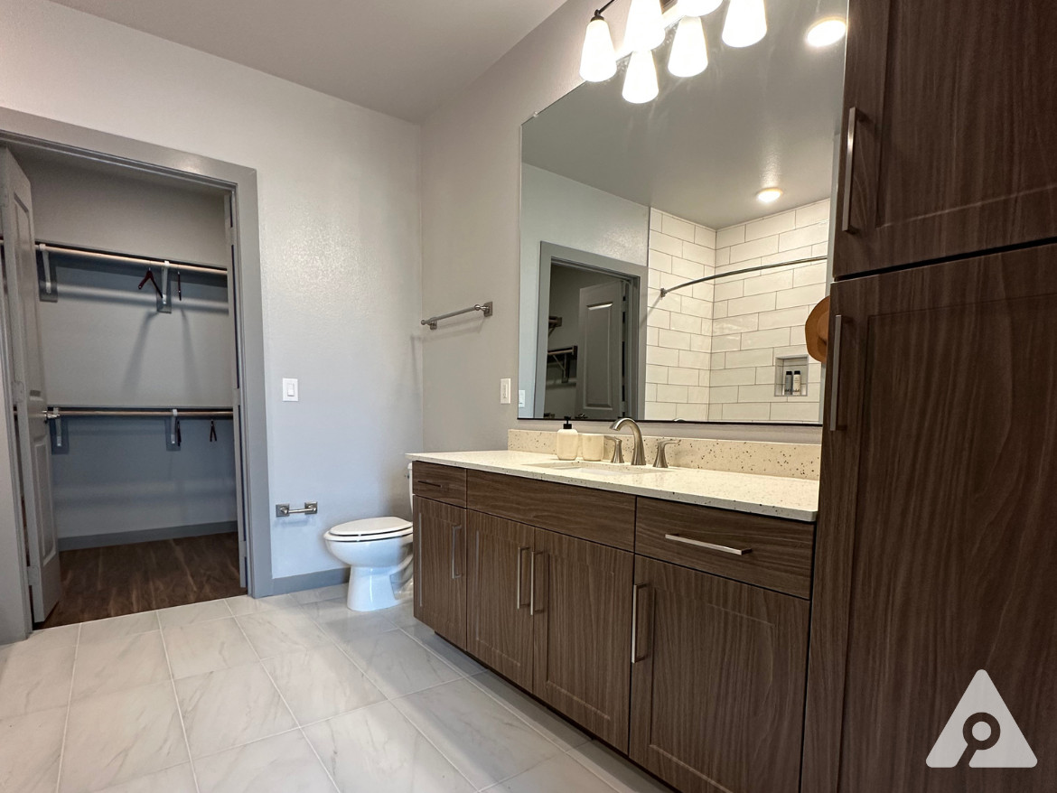 North Fort Worth Apartment Bathroom