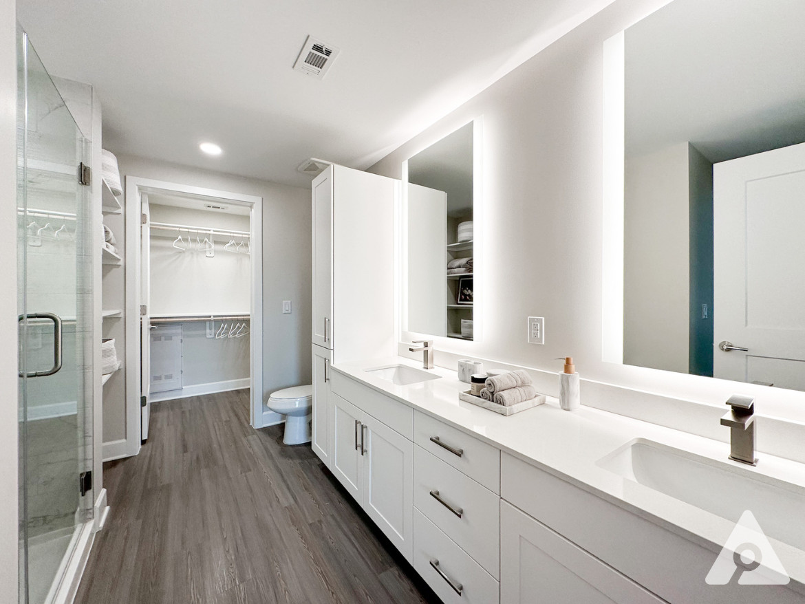 Houston Apartment - Bathroom