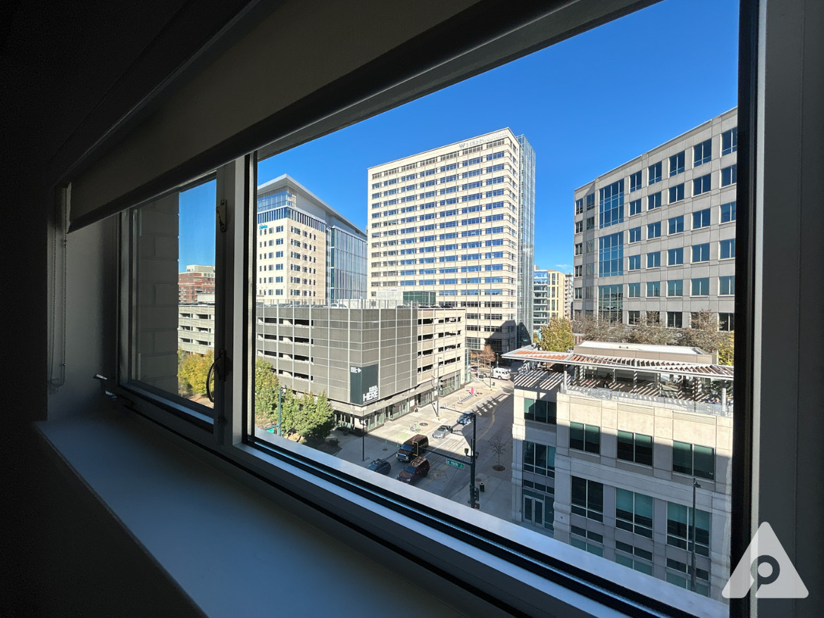 Denver Apartment - Skyline View