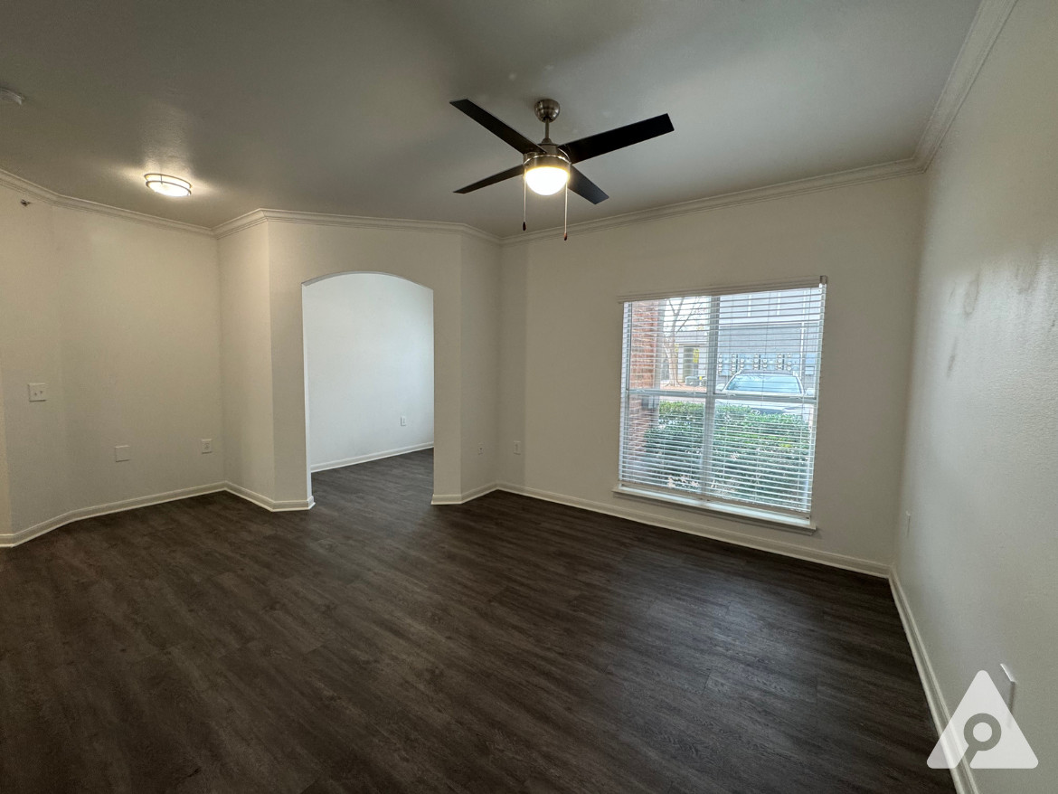 Ridglea Apartment Living Room