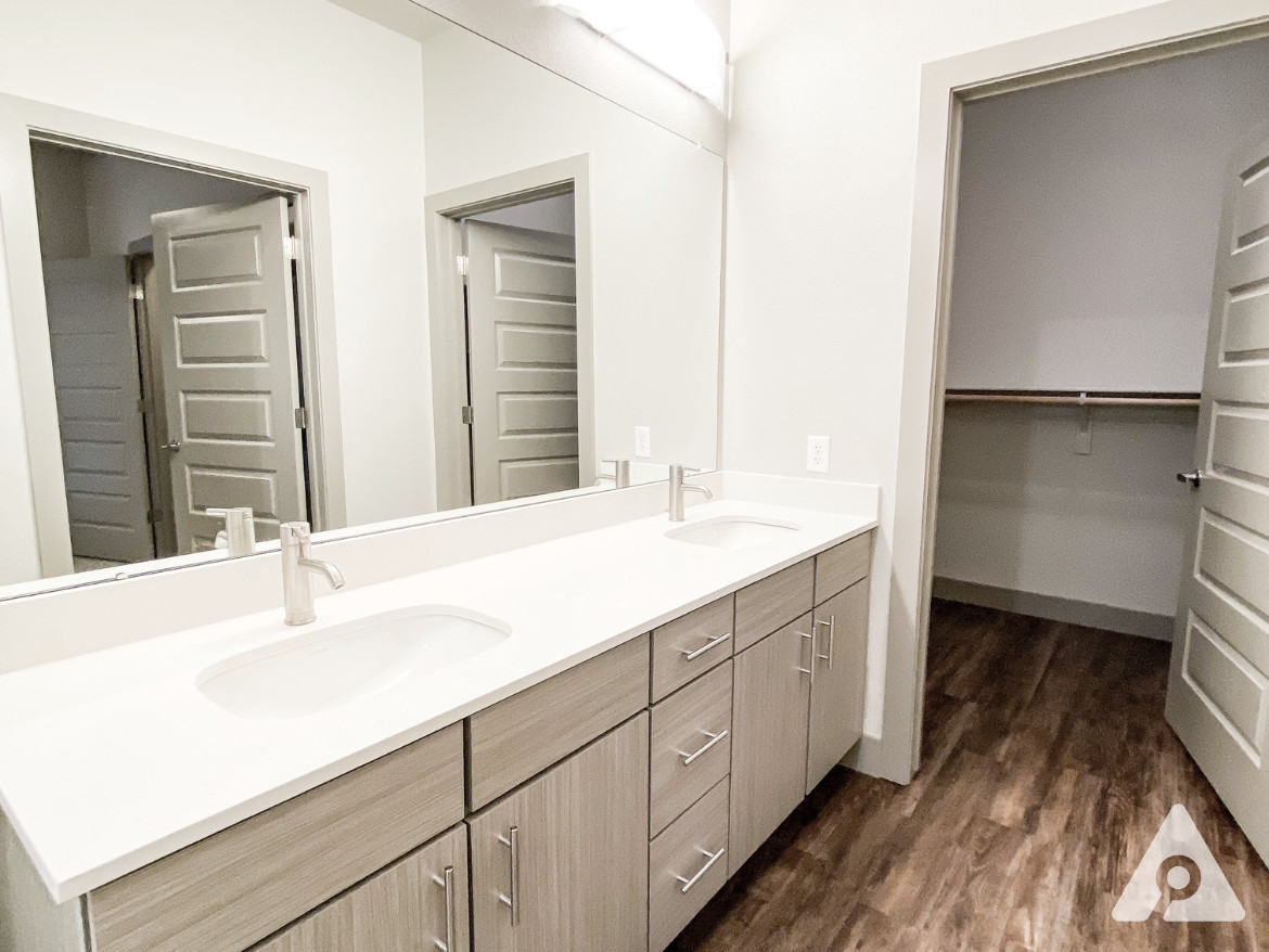 Denver Apartment - Bathroom