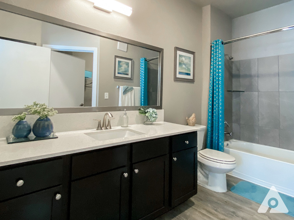 San Antonio Apartment - Bathroom