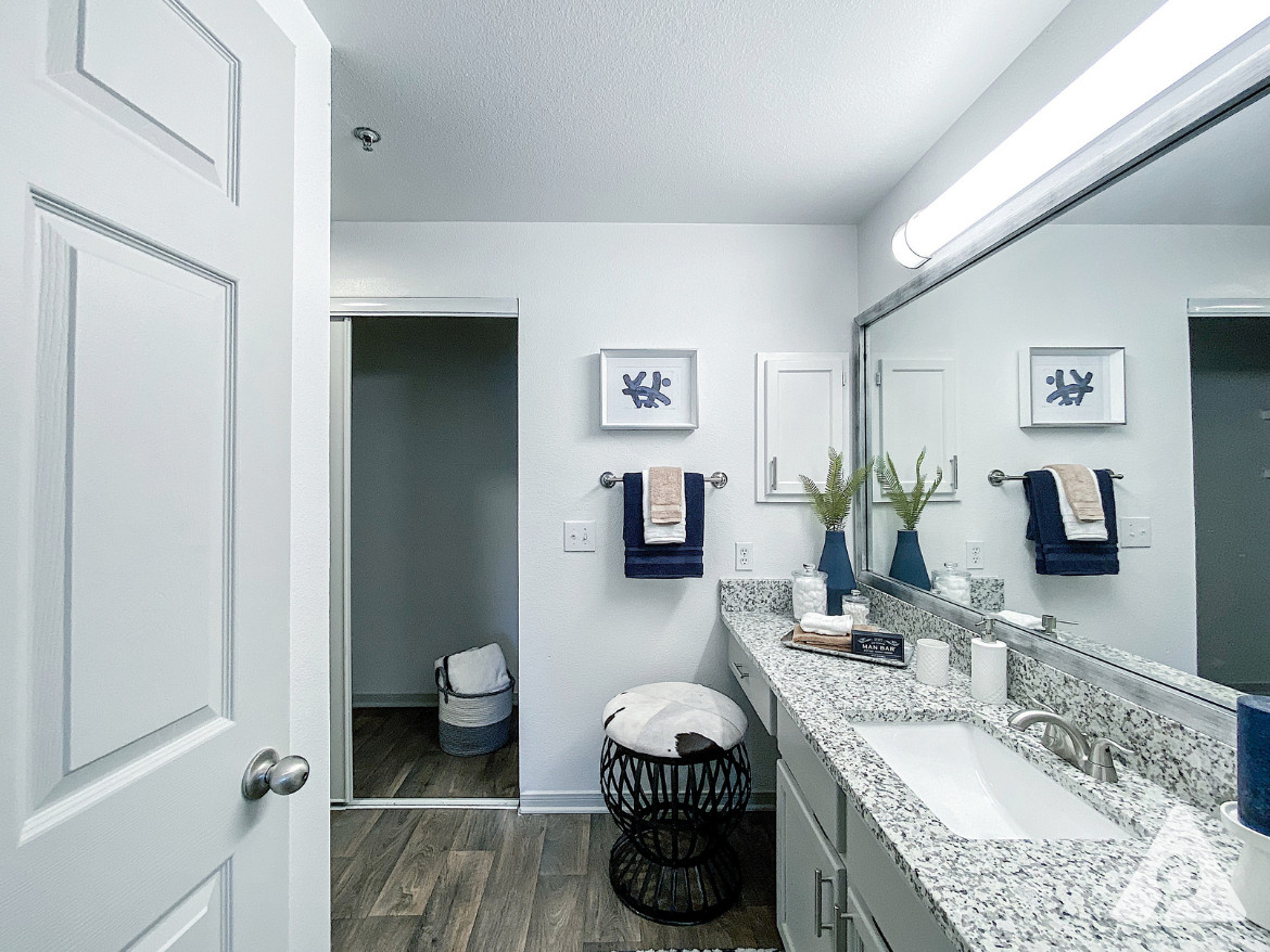 San Antonio Apartment - Bathroom