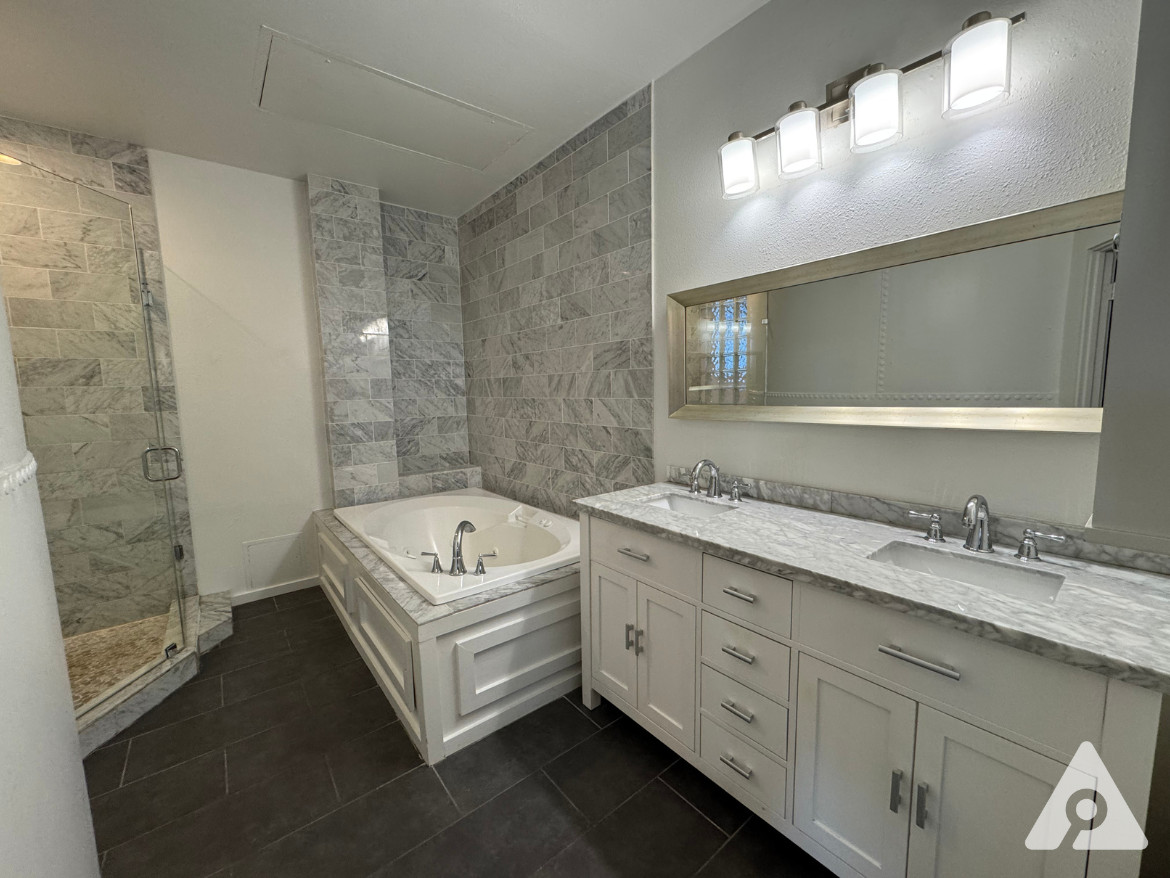 Downtown Fort worth Penthouse Bathroom