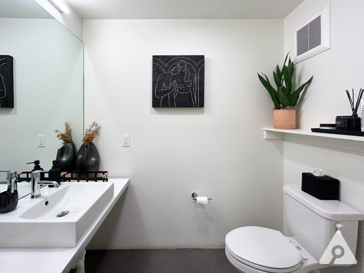 Denver Apartment - Bathroom