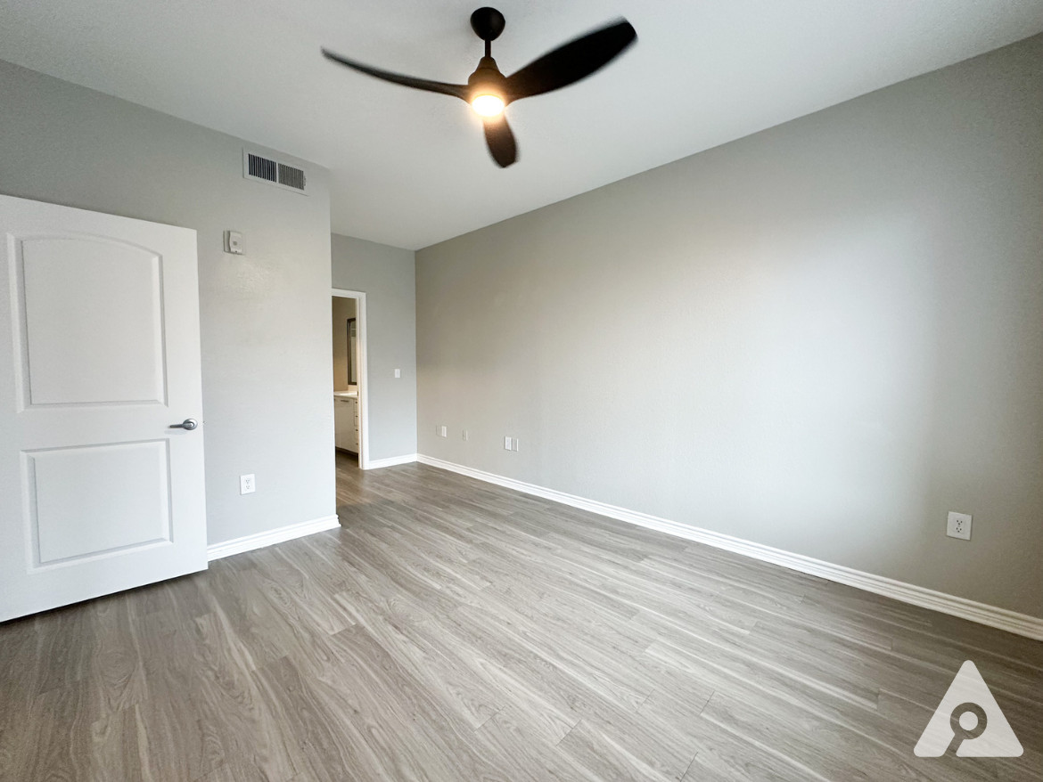 Dallas Apartment Primary Bedroom