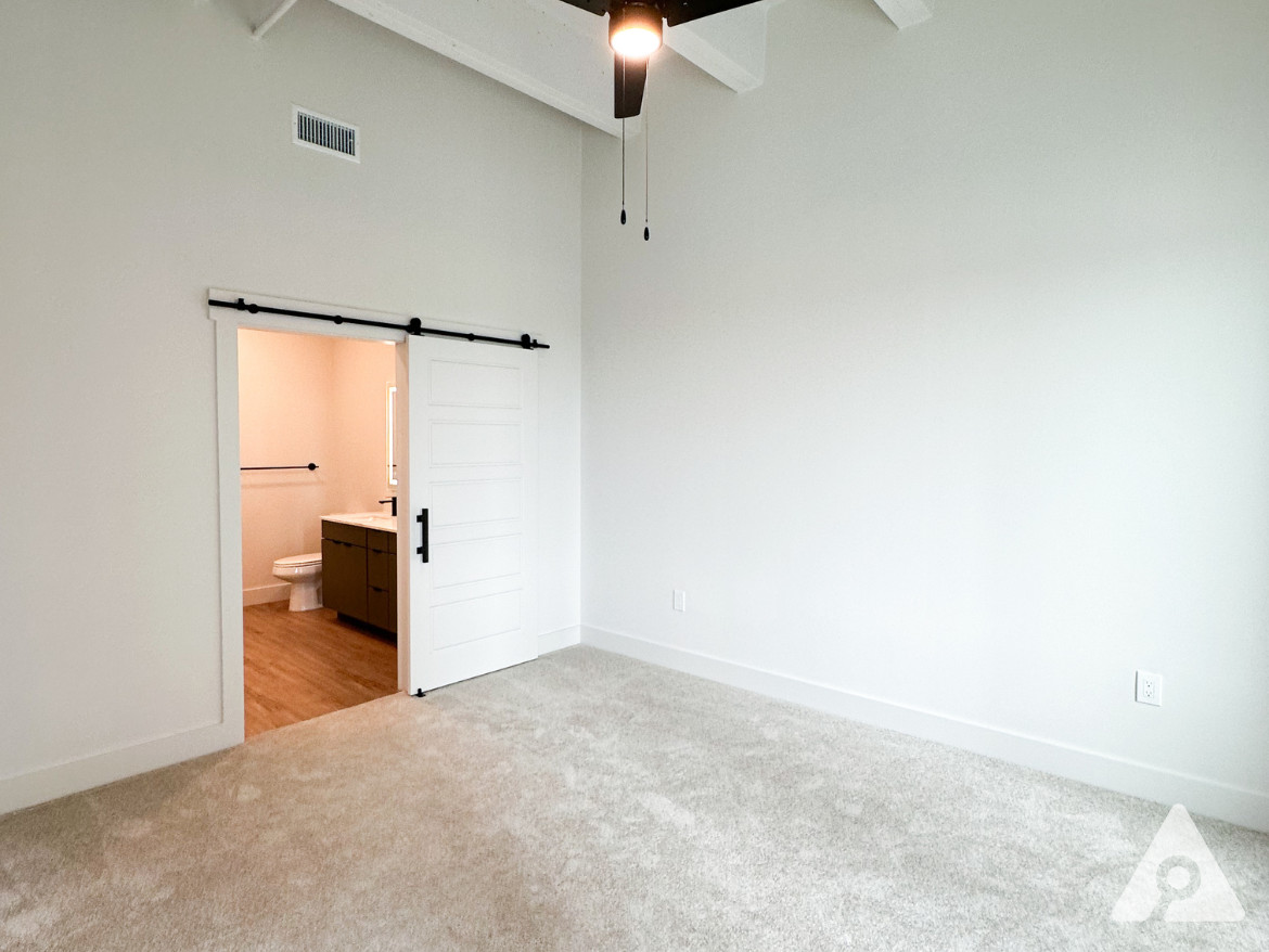 Houston Apartment - Bedroom