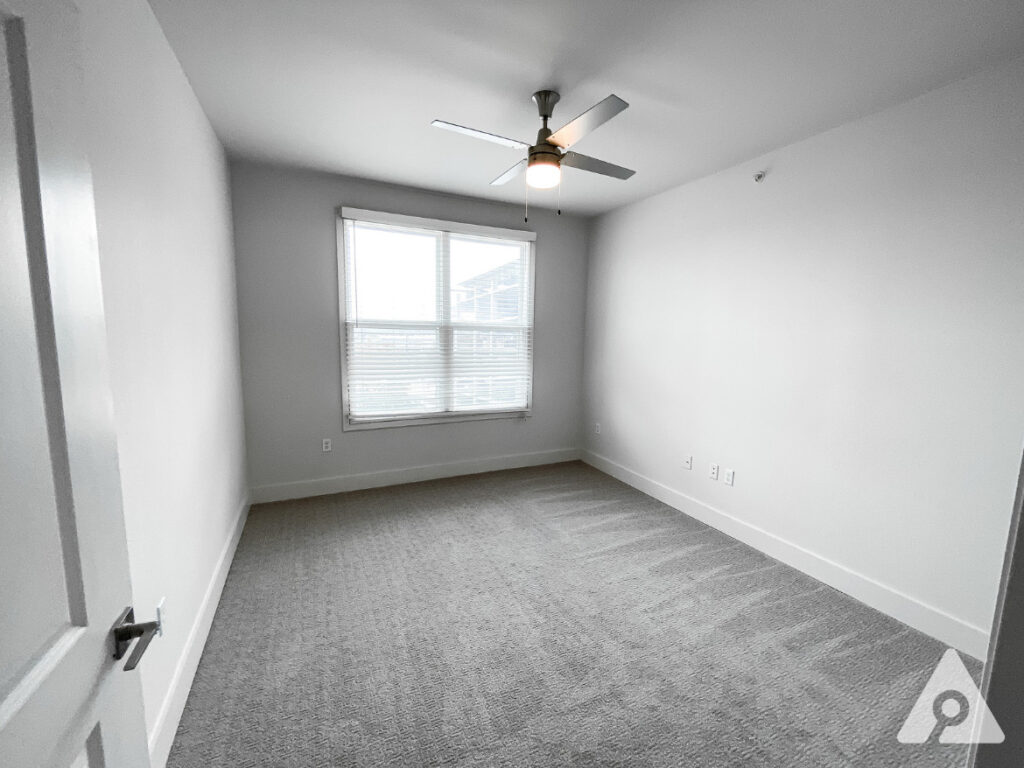 West 7th Apartment Room