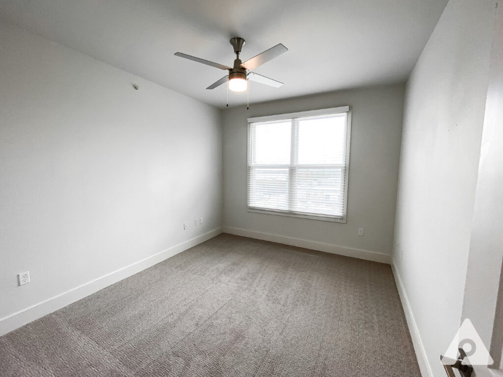 West 7th Apartment Room