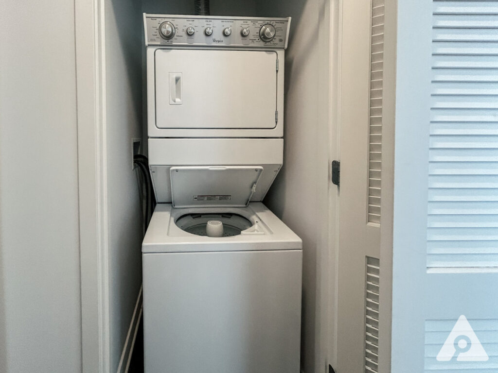 Chicago Apartment laundry