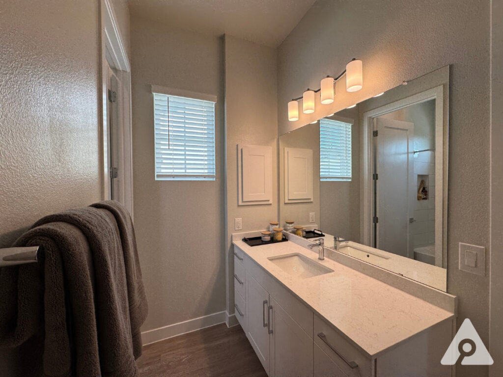 Keller Apartment Bathroom