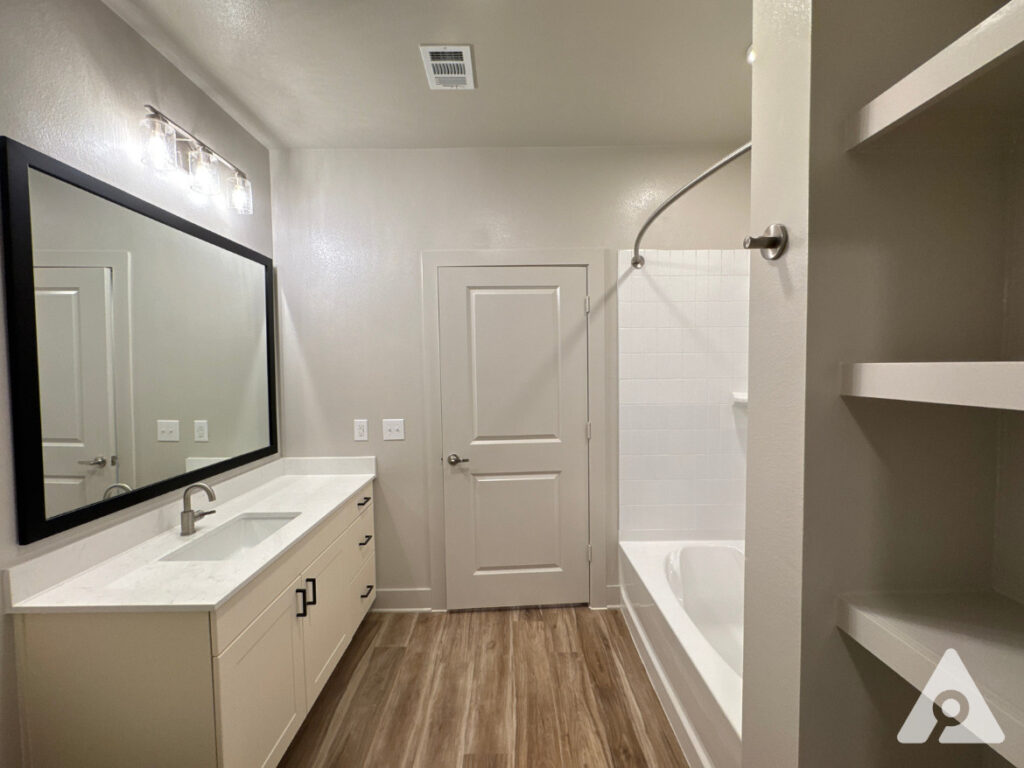 haslet apartment bathroom