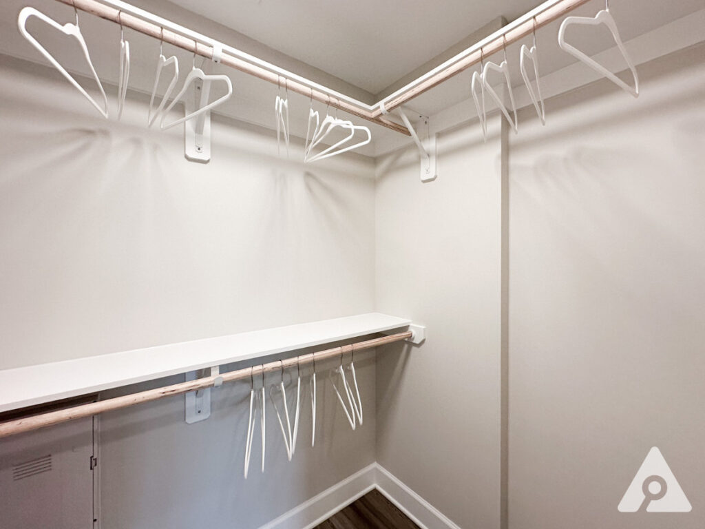 Houston Apartment - Closet