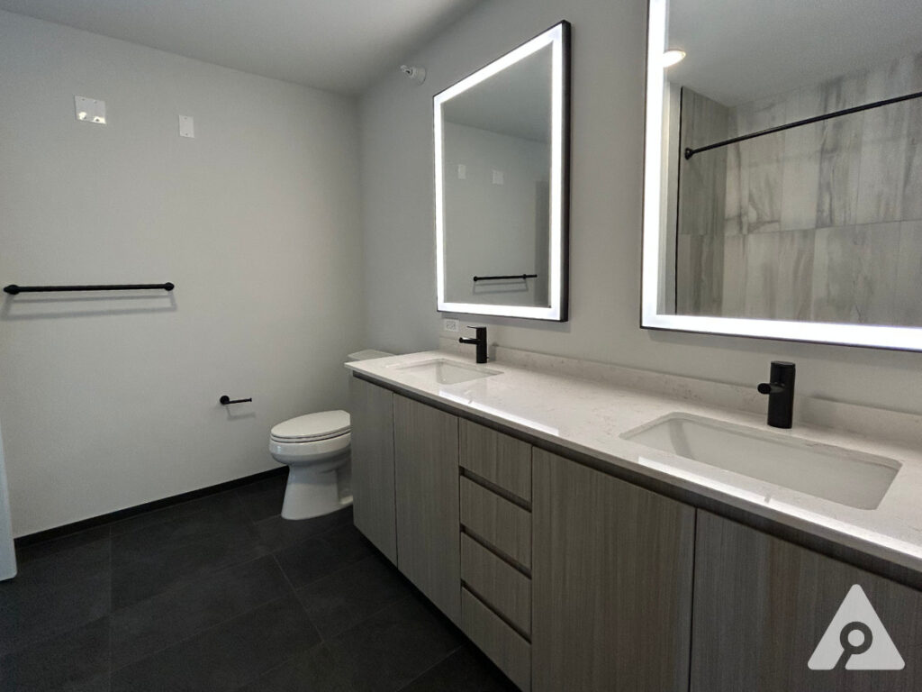 Chicago Apartment bathroom