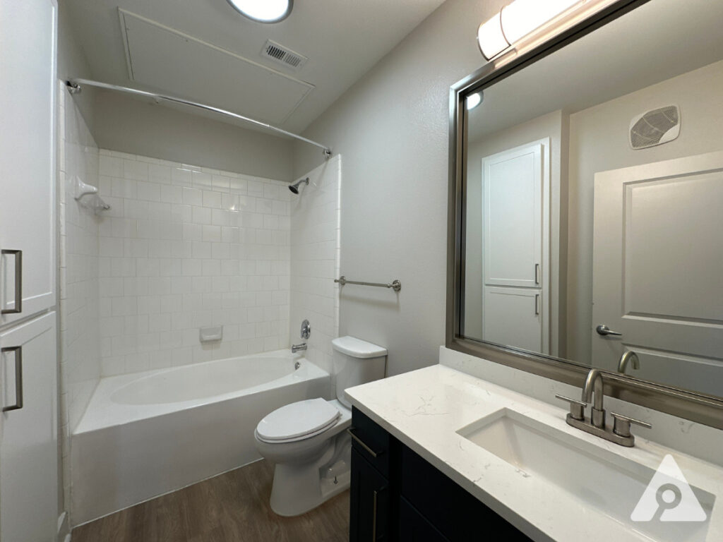 Dallas Apartment Bathroom