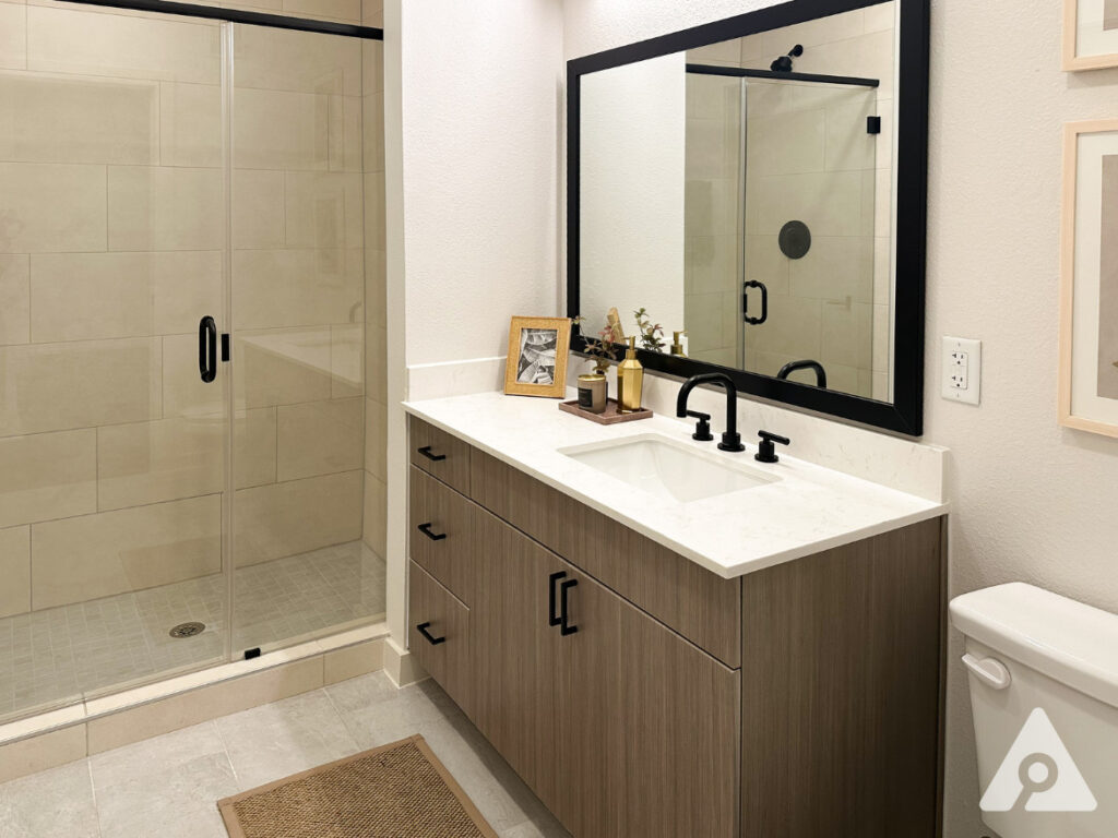 Houston Apartment - Bathroom