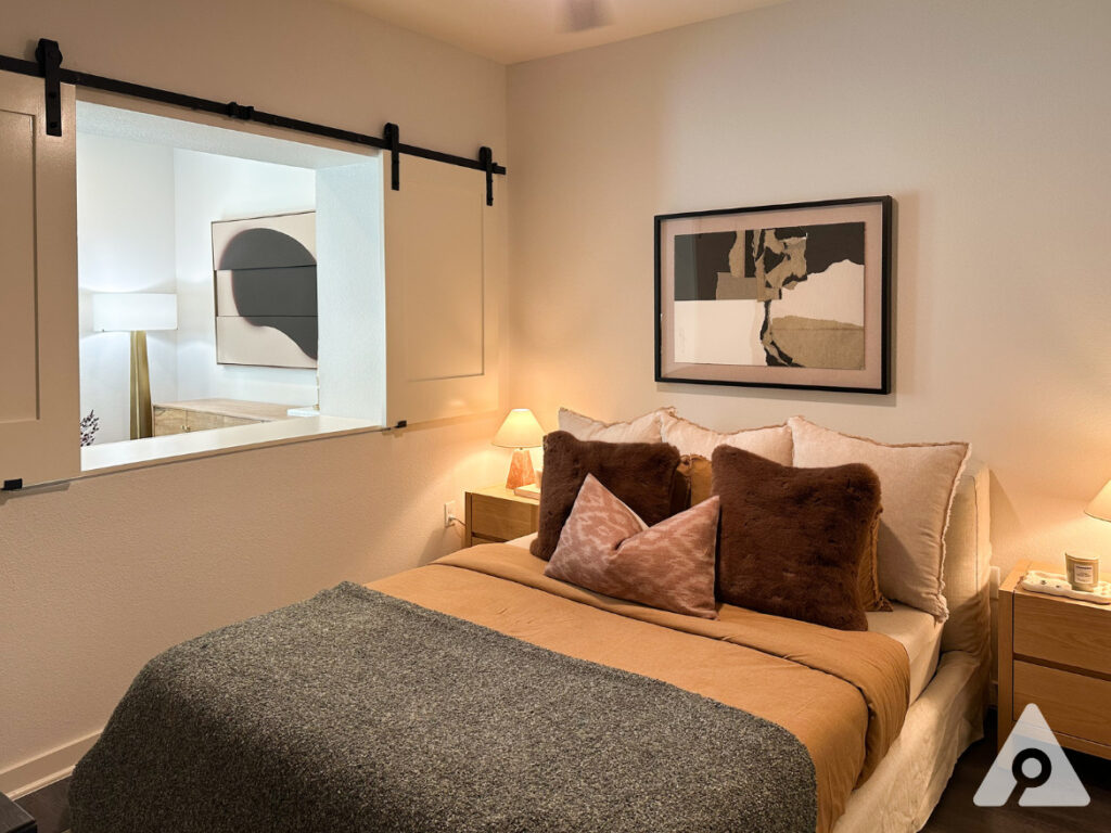 Houston Apartment - Bedroom