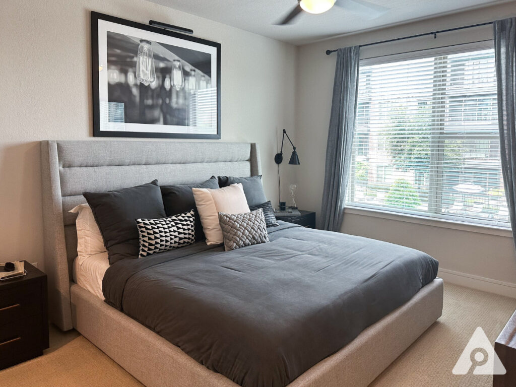 Houston Apartment - Bedroom
