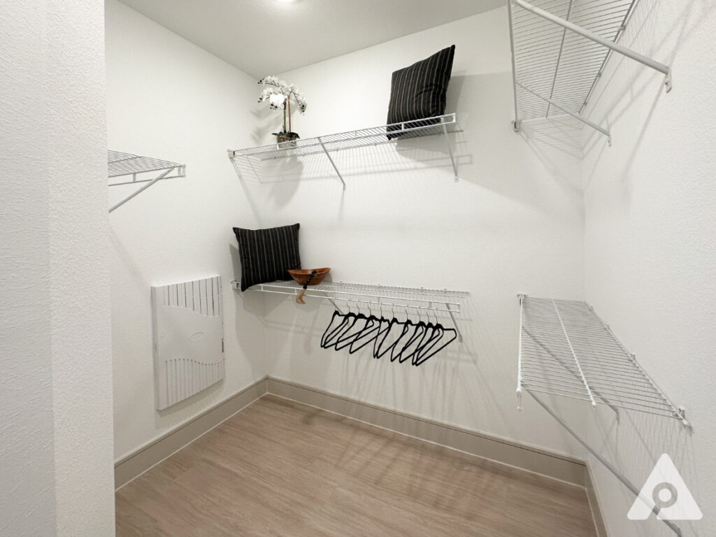 Houston Apartment - Closet