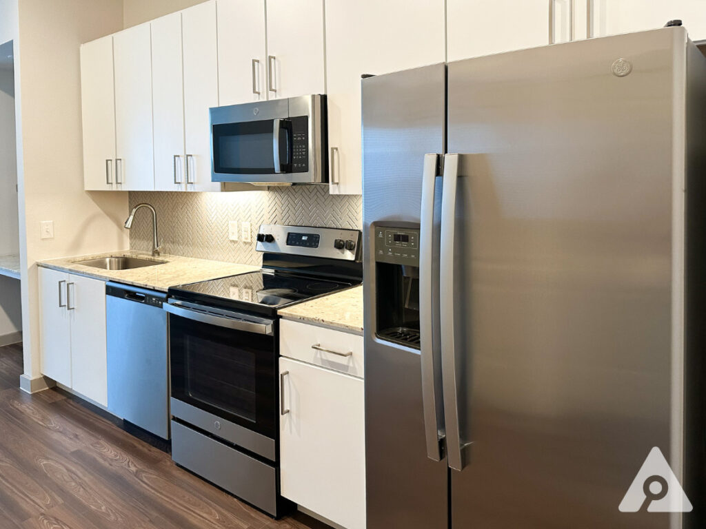 Houston Apartment - Kitchen