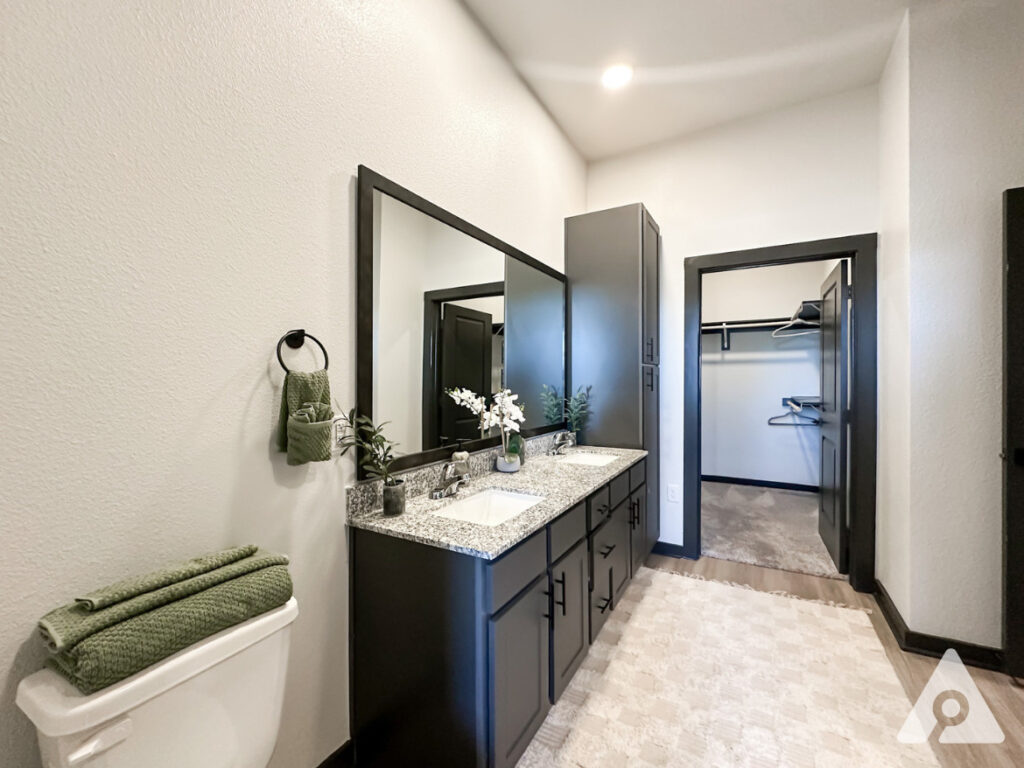 Houston Apartment - Bathroom