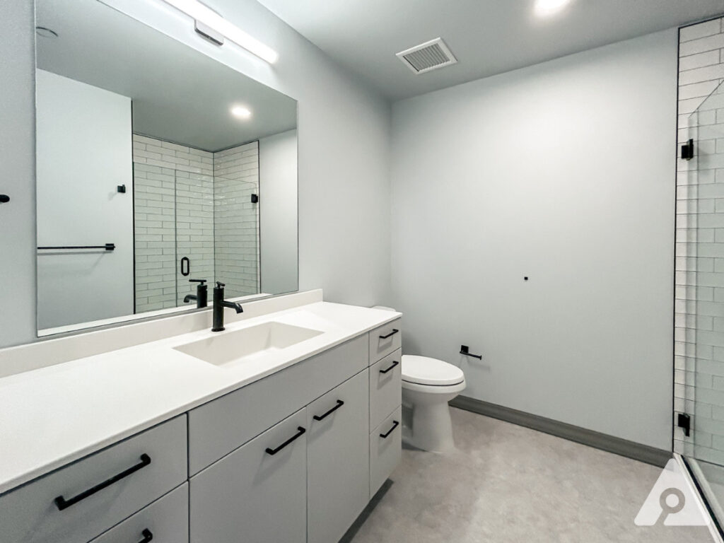 Chicago Apartment bathroom