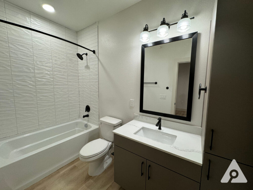 Dallas Apartment Bathroom