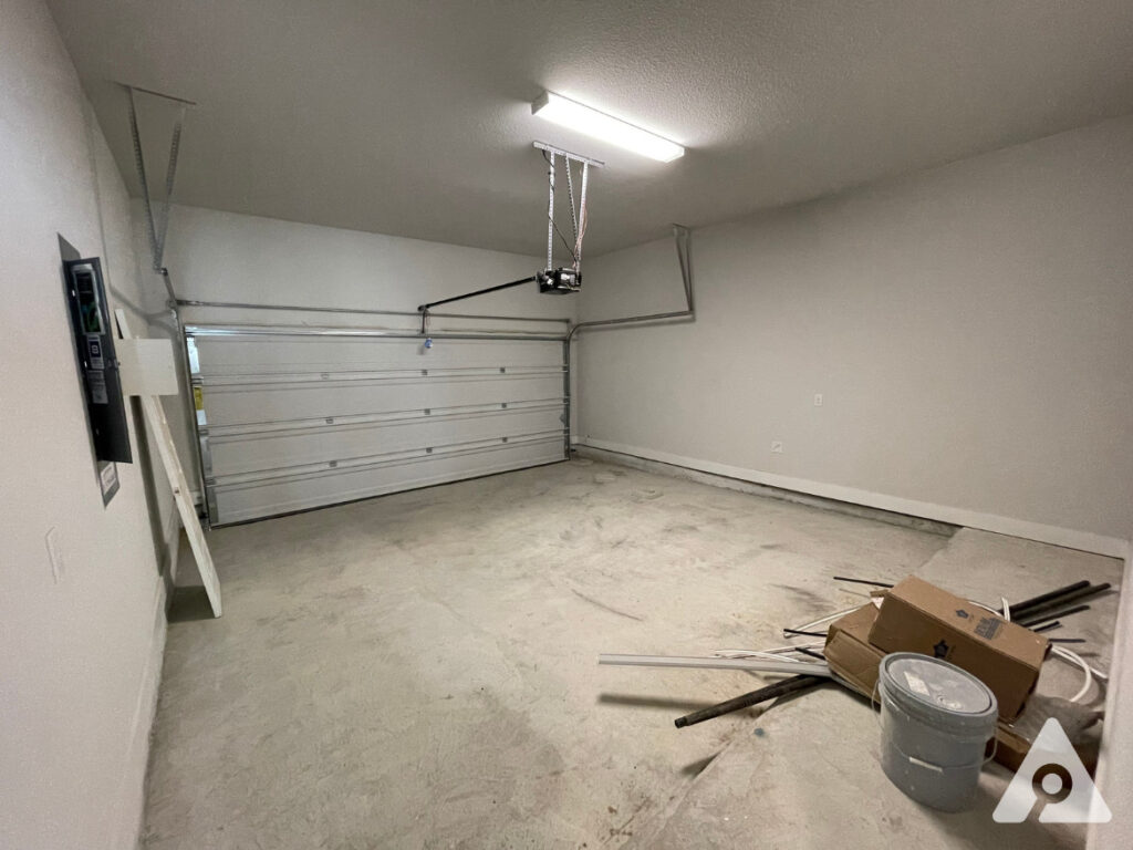 Dallas Apartment Garage