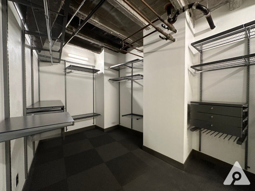 Dallas Apartment Primary Closet