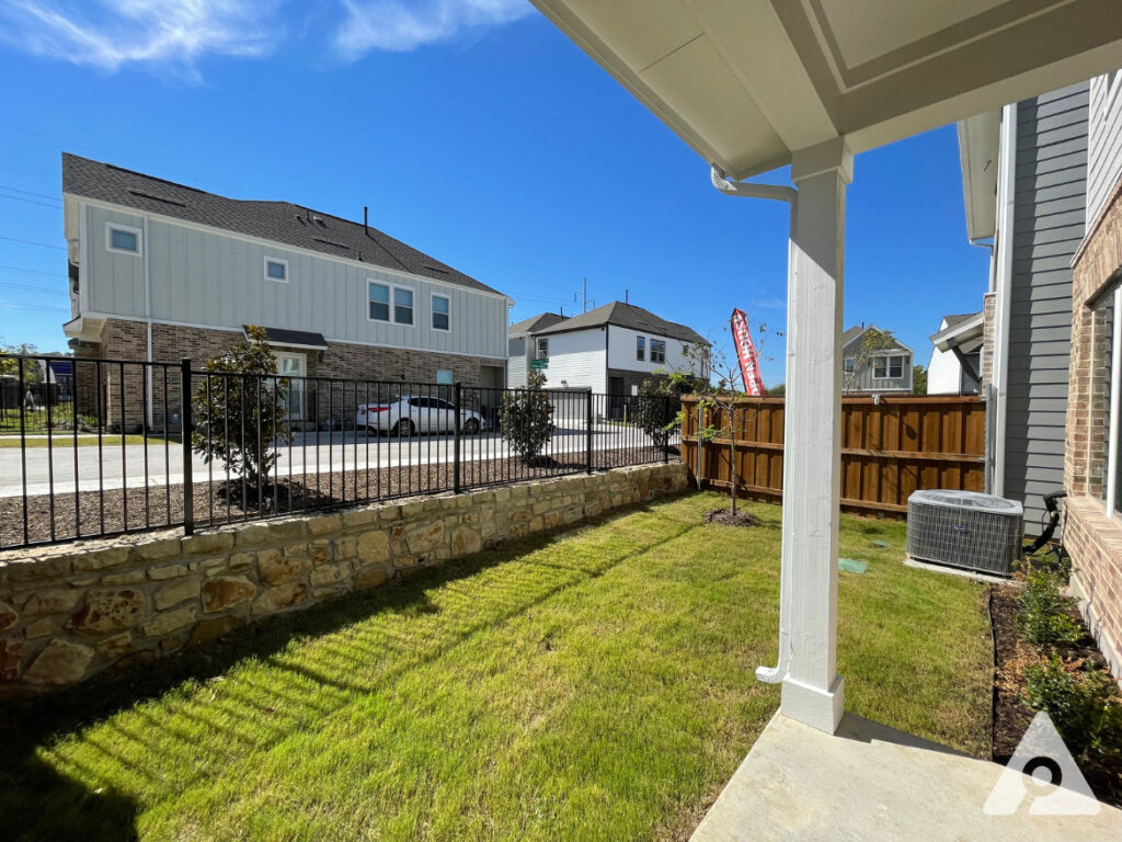 Dallas Apartment Yard