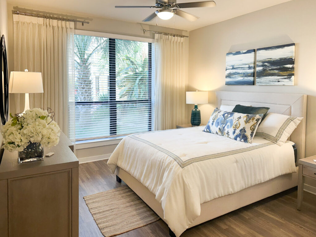 Houston Apartment - Bedroom