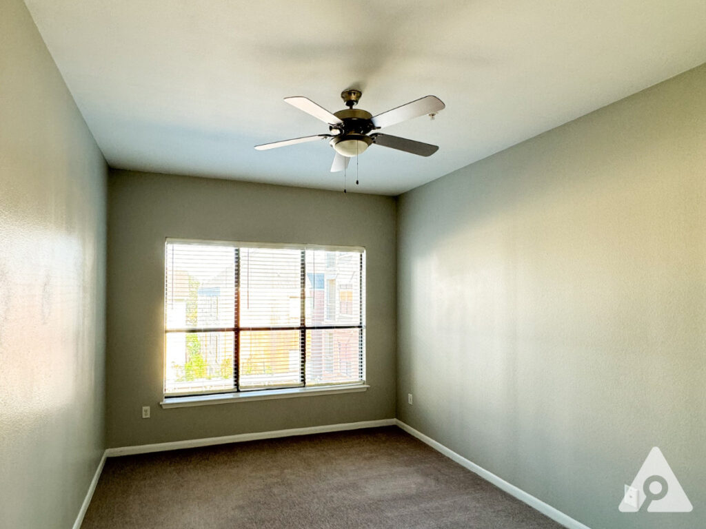 Houston Apartment - Bedroom