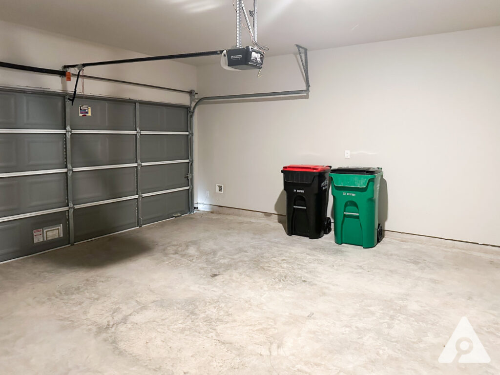 Houston Apartment - Garage