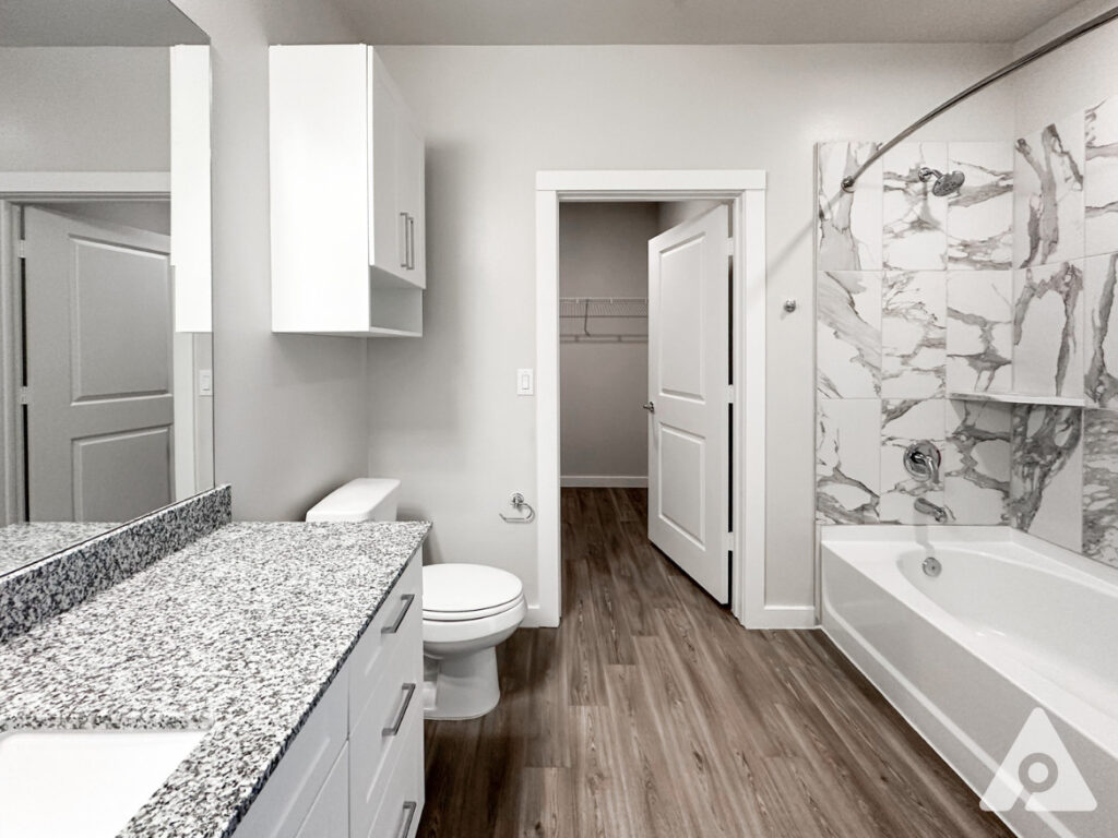 Houston Apartment - Bathroom