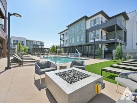 Denver Apartment - Heated Pool