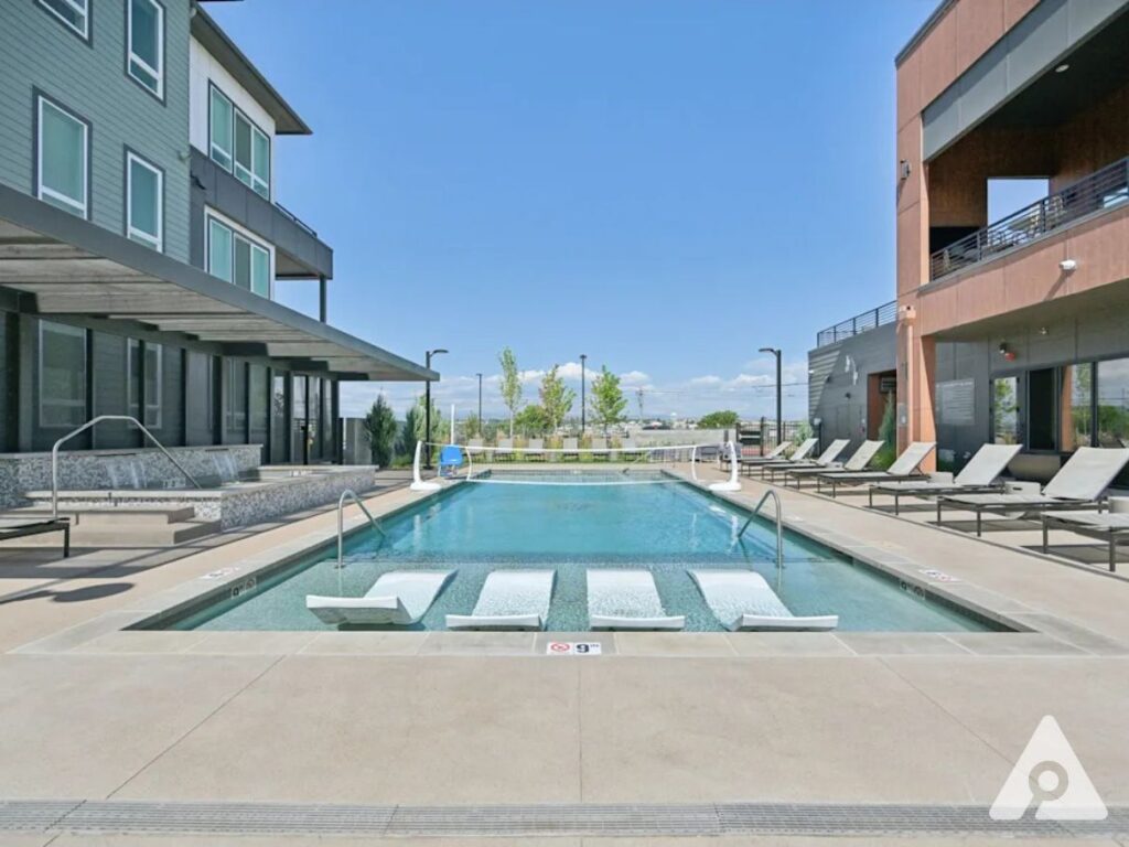 Denver Apartment - Heated Pool