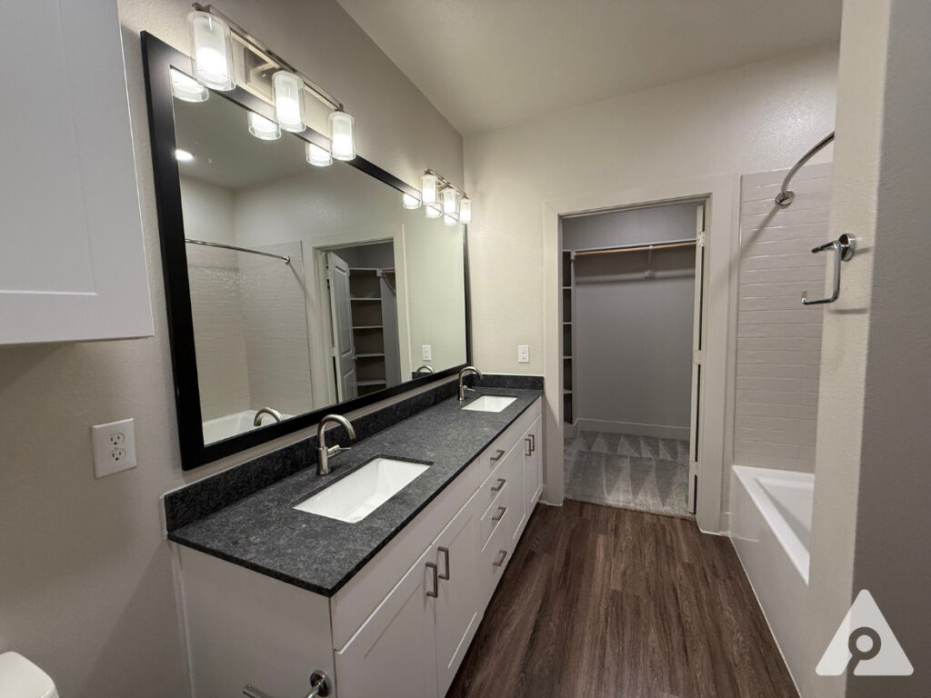 Keller Apartment Bathroom
