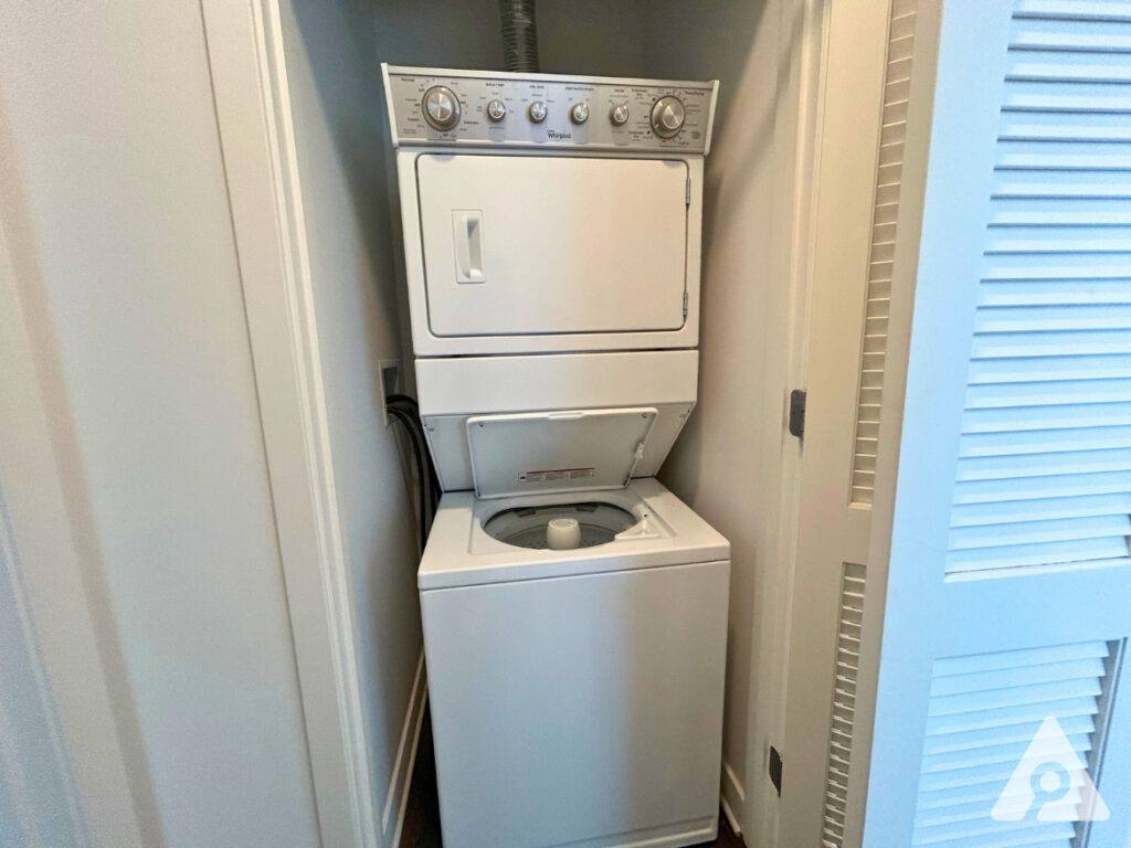 Chicago Apartment laundry