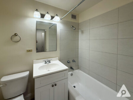 Chicago apartment bathroom
