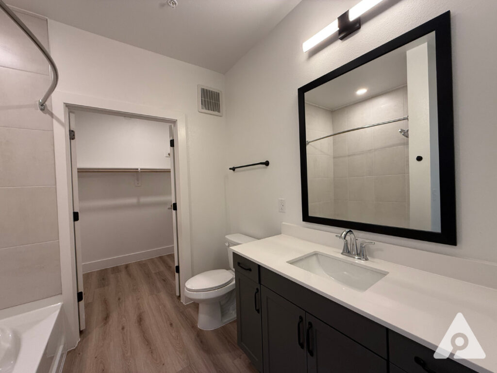 Dallas Apartment BathroomDallas Apartment Bathroom