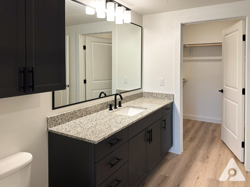 Houston Apartment - Bathroom