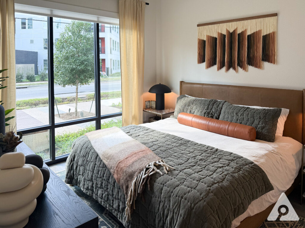 Houston Apartment - Bedroom