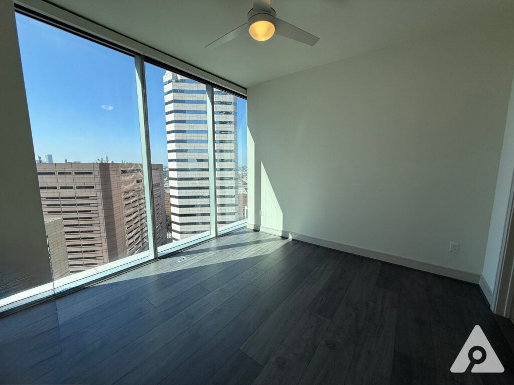 Houston Apartment - Bedroom (2)